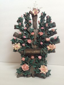 Gloriann Irizarry has created this amazing paper clay fairy throne with vines and roses